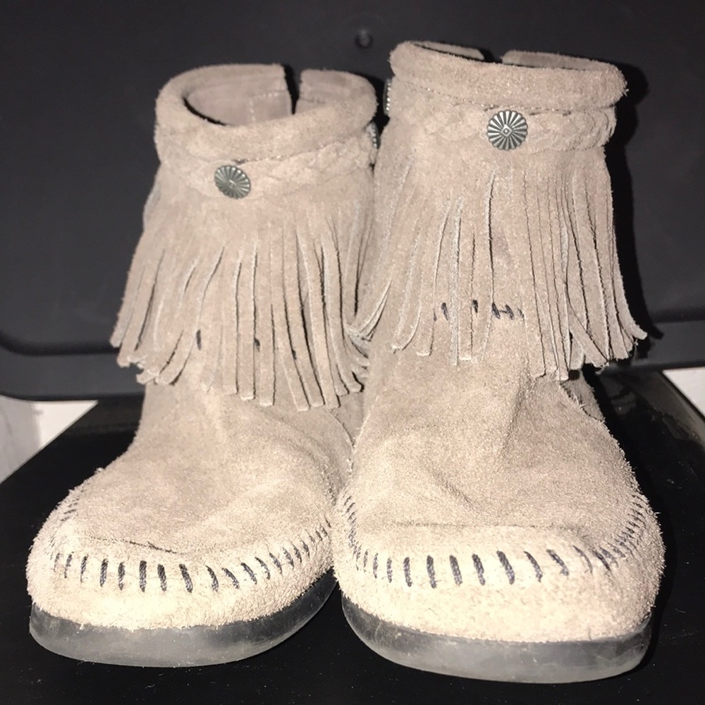 Minnetonka High Top Back Zip Boots